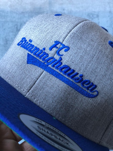 Snapback Cap mit Deinem gestickten Logo oder Schriftzug